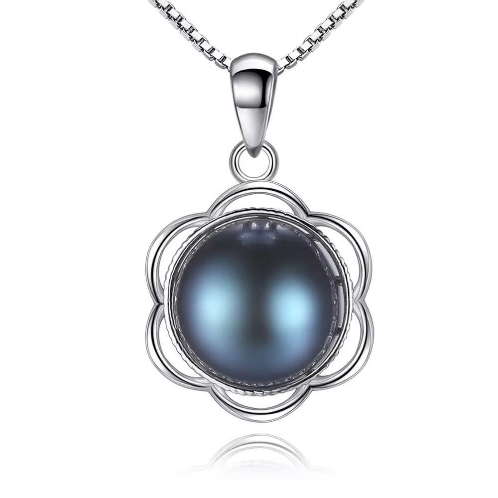 •Exquisite S925 Silver Rose Flower Necklace with Fine Freshwater Black Pearl